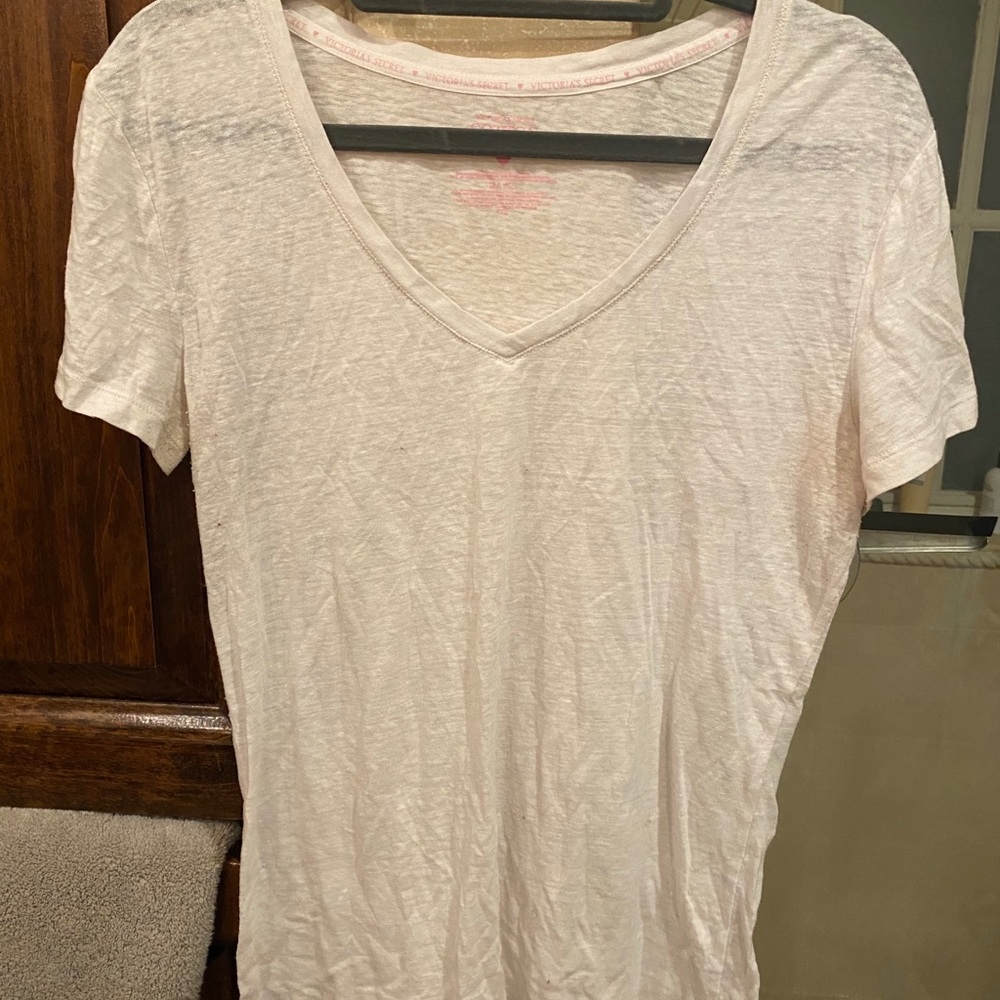VS v-neck t-shirt